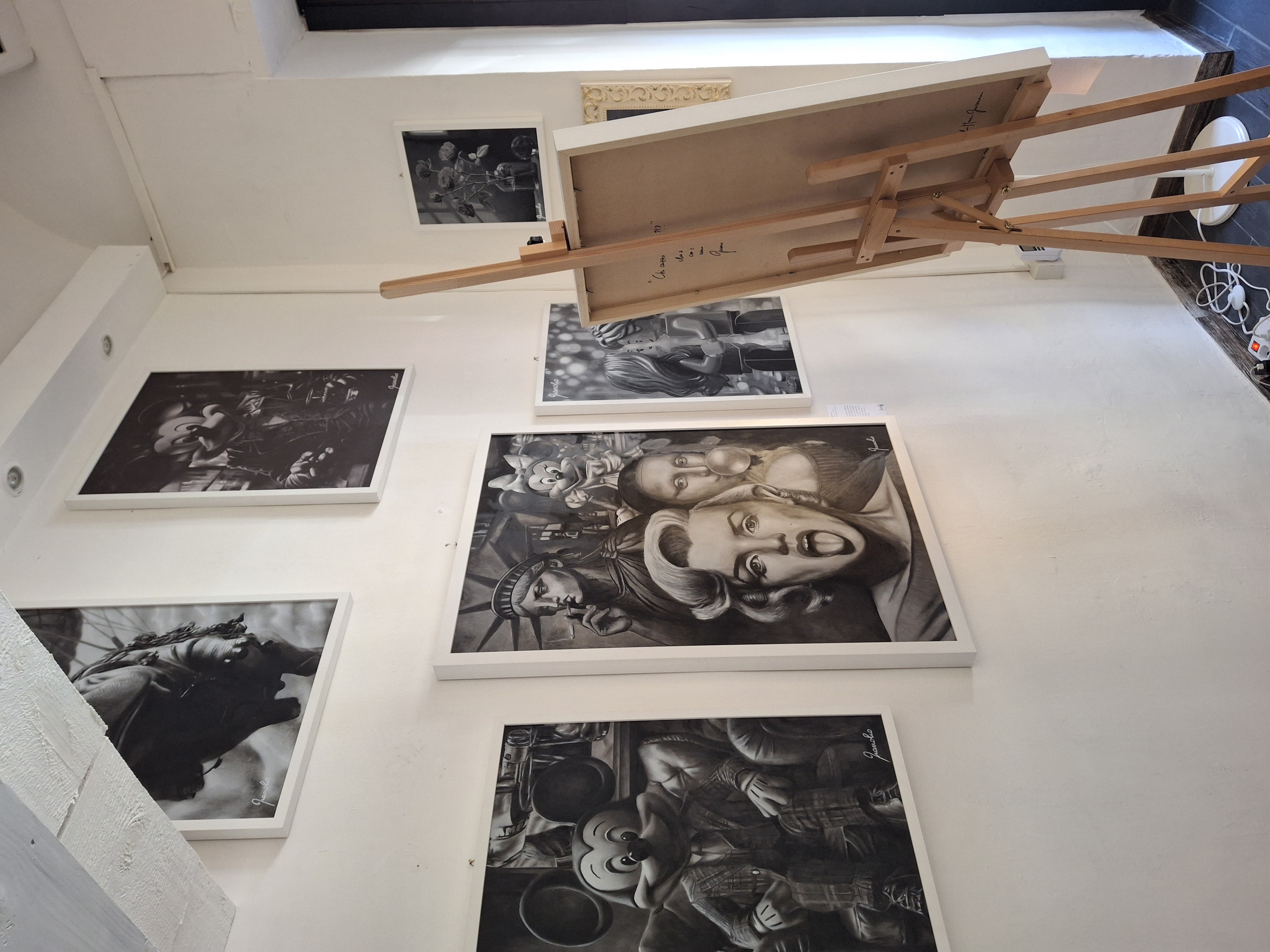 Galleria GianolioArte — veduta pareti con opere